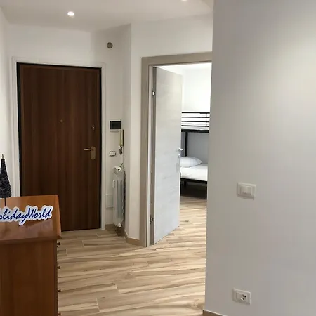 Laura's House By World Apartment *
